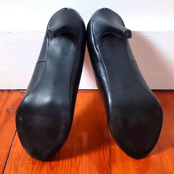 Rampage Brand Black Heels w/Zipper Detail - Picture 4 of 4